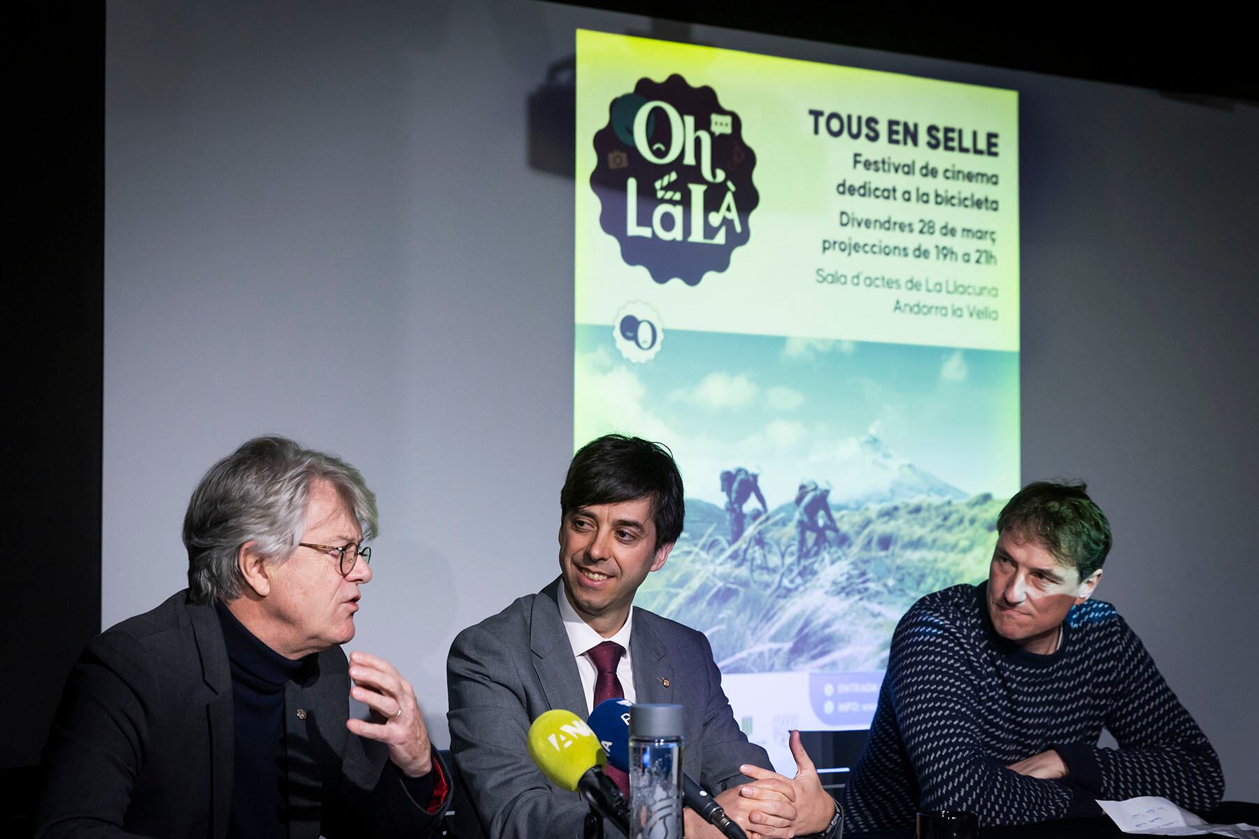 L&#039;ambaixador de França a Andorra, Jean Claude Tribolet; el cònsol major d&#039;Andorra la Vella, Sergi González i el cap d&#039;àrea del Bici Lab Andorra, Eduard Tarrés, en la presentació del festival Tous en selle, que arriba divendres a la capital.