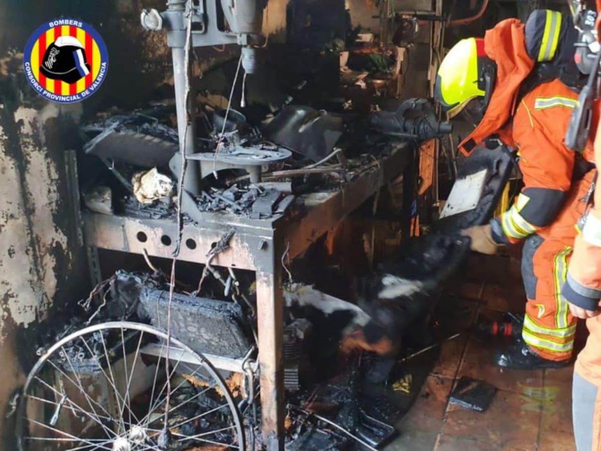 Dos heridos en el incendio de una vivienda en Gandia
