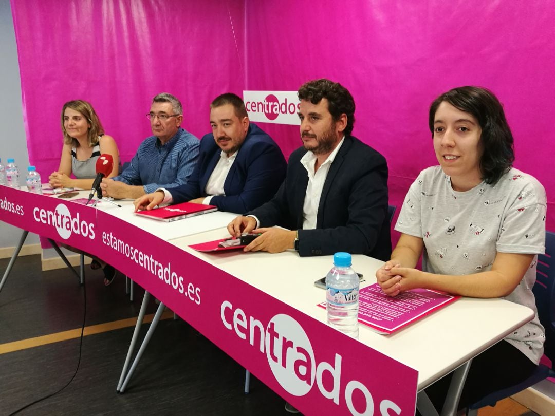 Los responsables de la nueva formación durante la presentación de Centrados