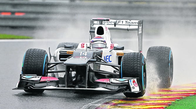 El japonés Kobayashi, durante la sesión de entrenamientos del Gran Premio de Bélgica