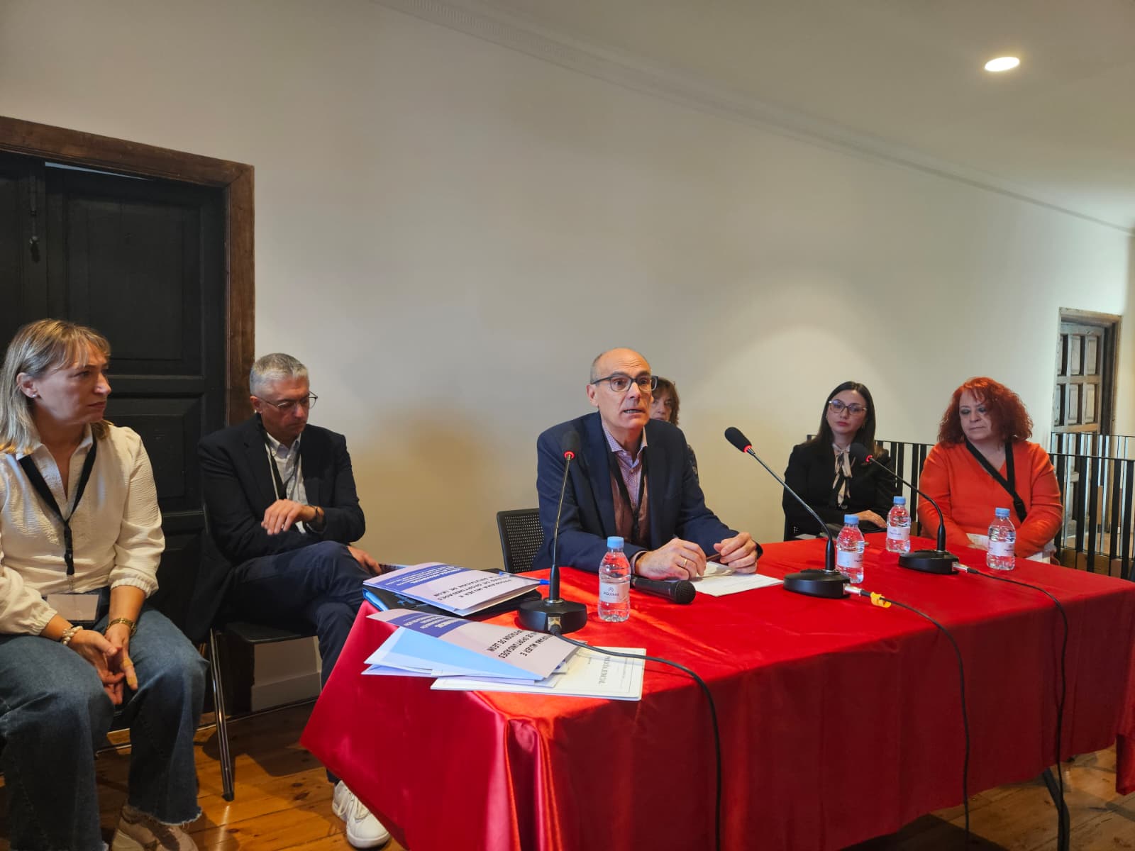 Presentación de las jornadas a cargo del diputado de Derechos Sociales, Francisco Javier Álvarez