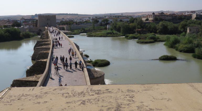 Panorámica de la Torre de la Calahorra desde la Puerta del Puente