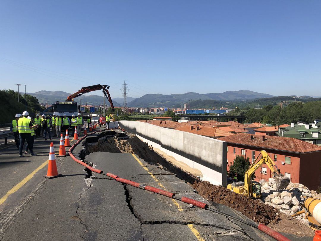 Obras de reparación del desprendimiento en la A-67.