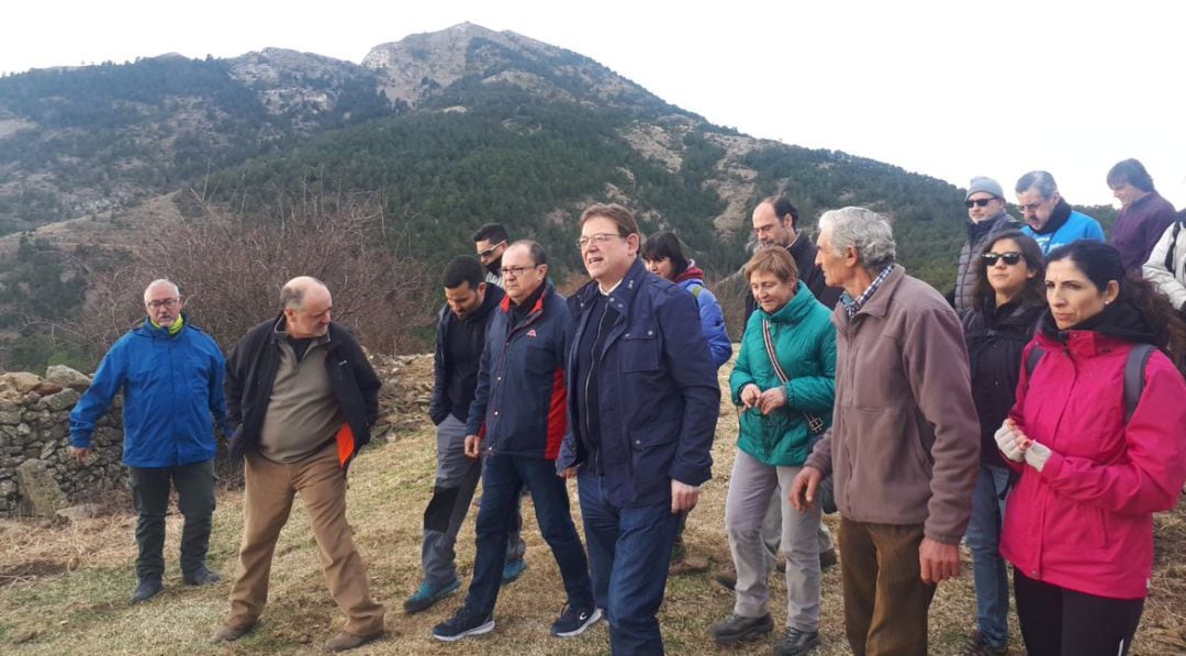 Ximo Puig visita la finca del Mas de Sanaüja antes de subir al pico del Penyagolosa