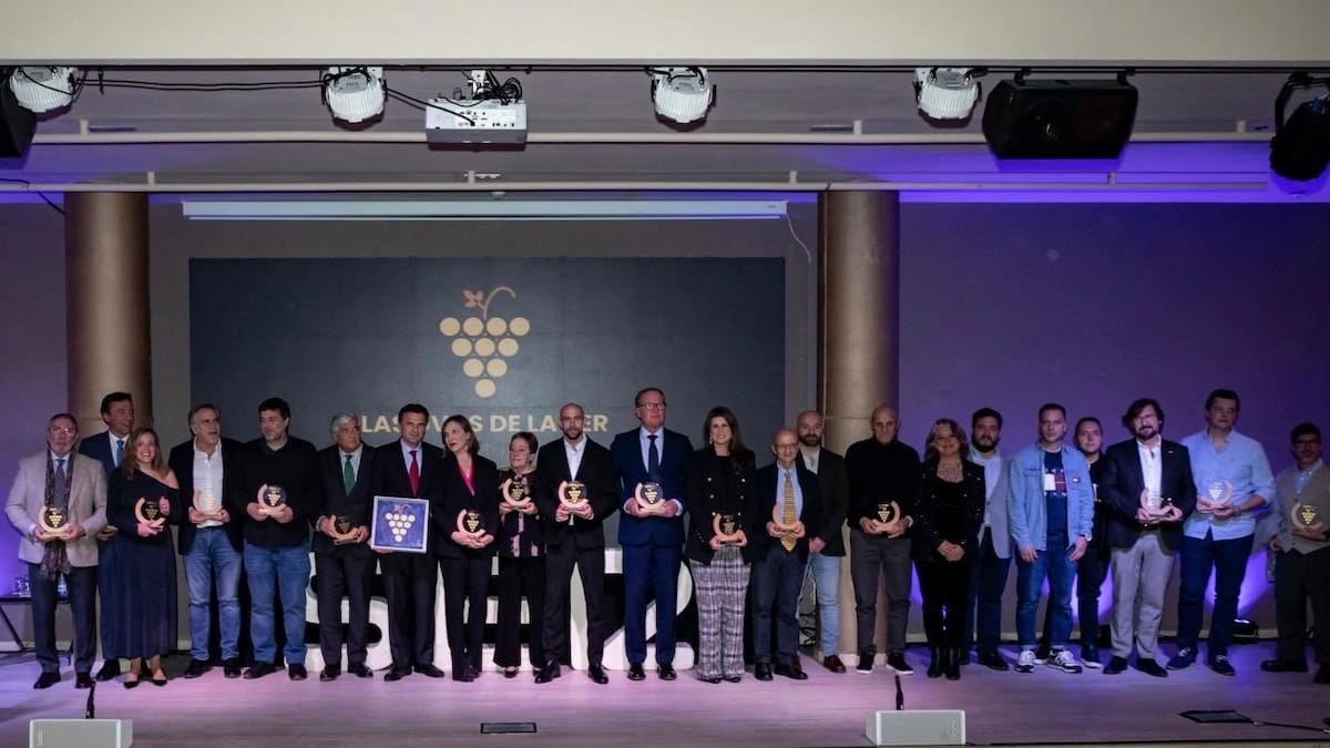 Radio Cádiz entrega sus Uvas 2025: Una gala de emoción, memoria y orgullo gaditano
