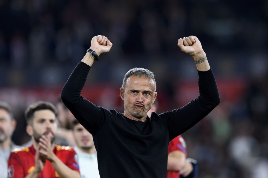 Luis Enrique celebra la victoria en La Cartuja. 