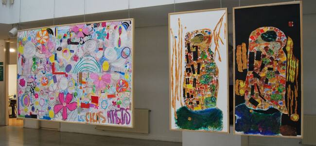 Las obras de los alumnos de pintura se exponen en la casa de la cultura