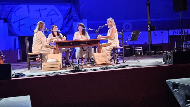 Actuación del grupo Murmurare