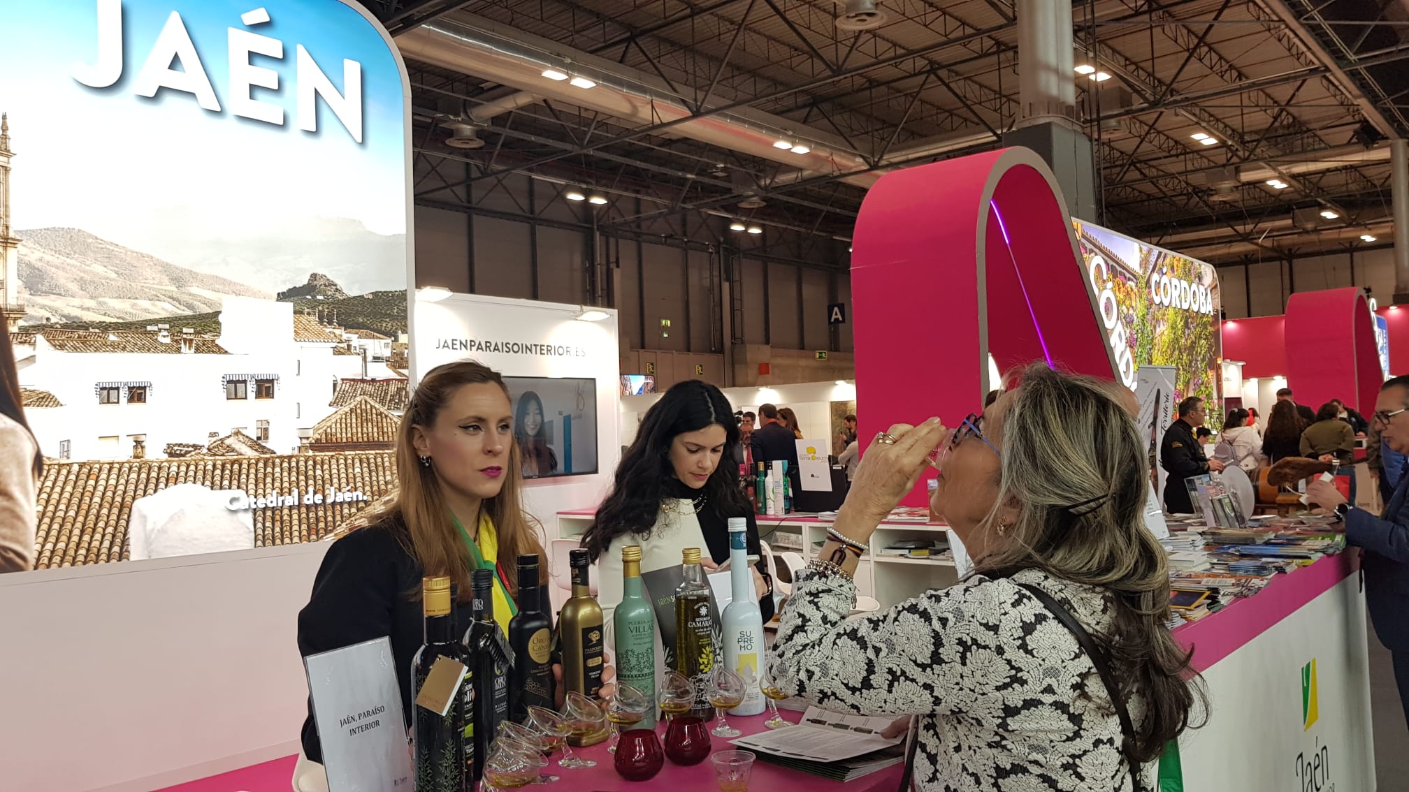 Cata de AOVE en Fitur.