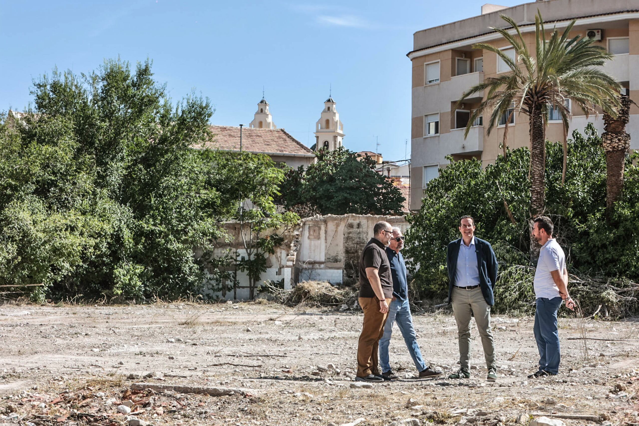 El Ayuntamiento de Elda ha adquirido los terrenos de la antigua fábrica de Emérito Maestre para habilitar un nuevo aparcamiento público gratuito en el entorno del casco histórico.