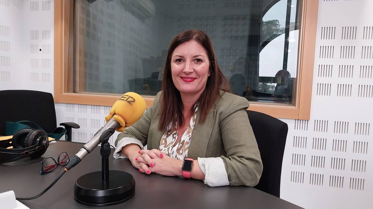 La concejala de Desarrollo Económico de Fuenlabrada, Soledad Martín, habla de las ayudas a emprendedores para modernizar sus negocios.