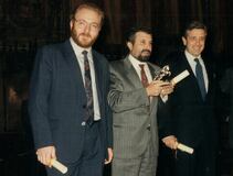 <i>La verbena de la Moncloa</i>, de Julio Cesar iglesias, Luis Figuerola Ferreti y Javier Capitán, logró un Premio Ondas en 1990