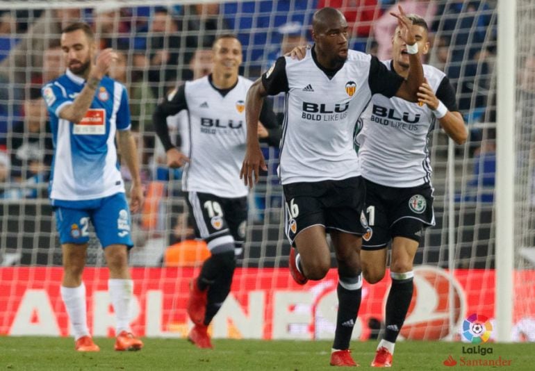 Kondogbia celebra el gol marcado en Cornellà-El Prat