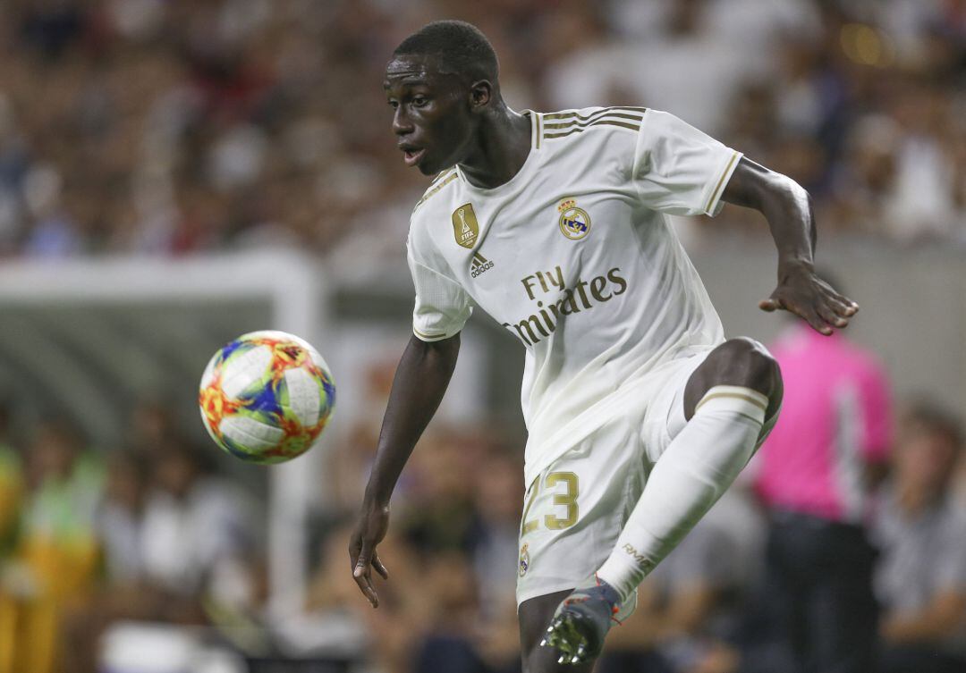 Mendy, en una acción del partido contra el Bayern