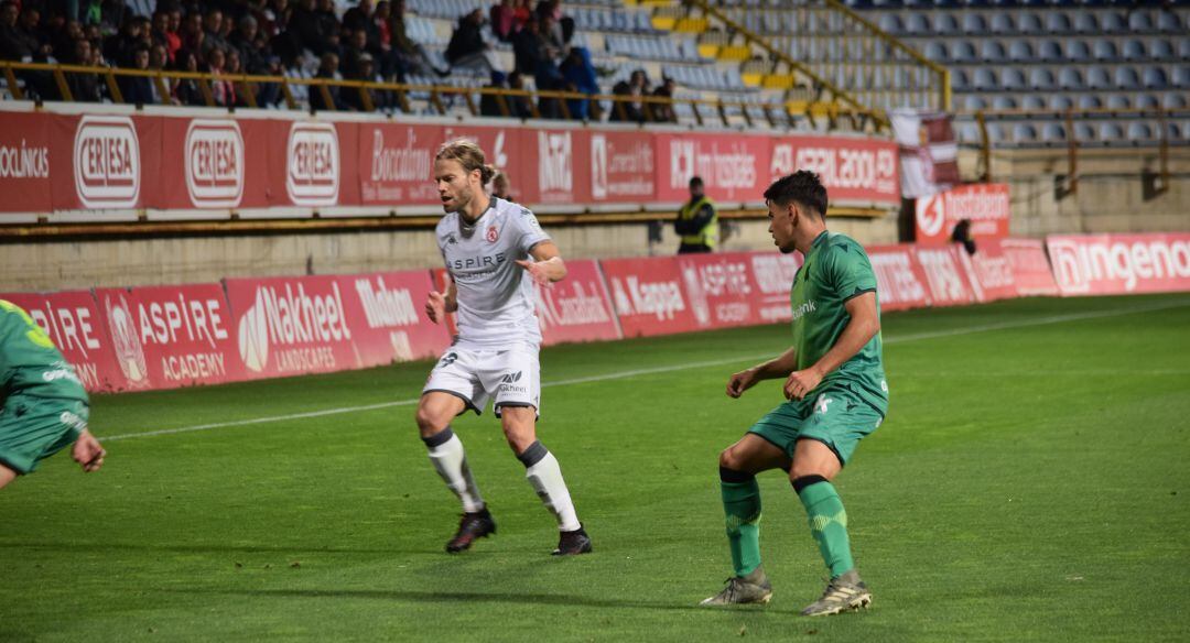 Aitor no cuenta para David Cabello