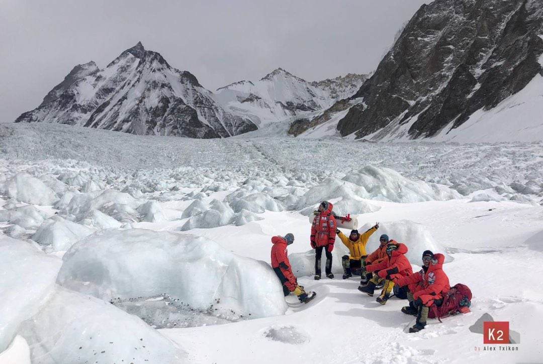 Imagenes del equipo de Txikon en el Campo 2 del K2 (Pakistan)