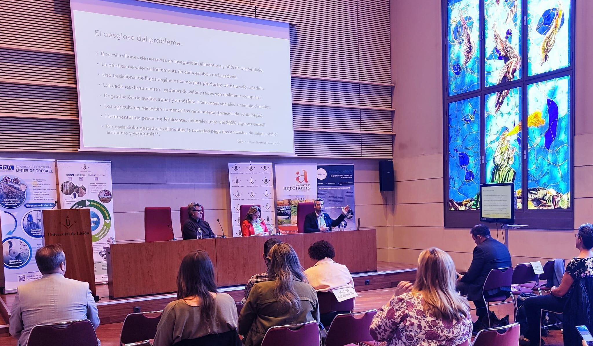 Un moment de la intervenció de Víctor Falguera en la trobada dels embaixadors del Pacte Europeu pel Clima a Espanya, organitzat aquest dijous a la UdL.