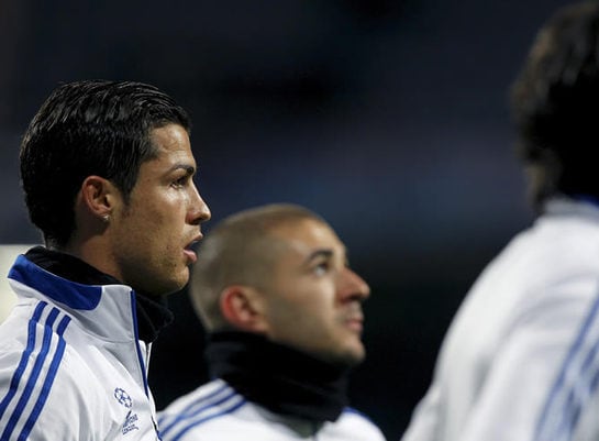 Cristiano Ronaldo y Karim Benzema, durante el calentamiento