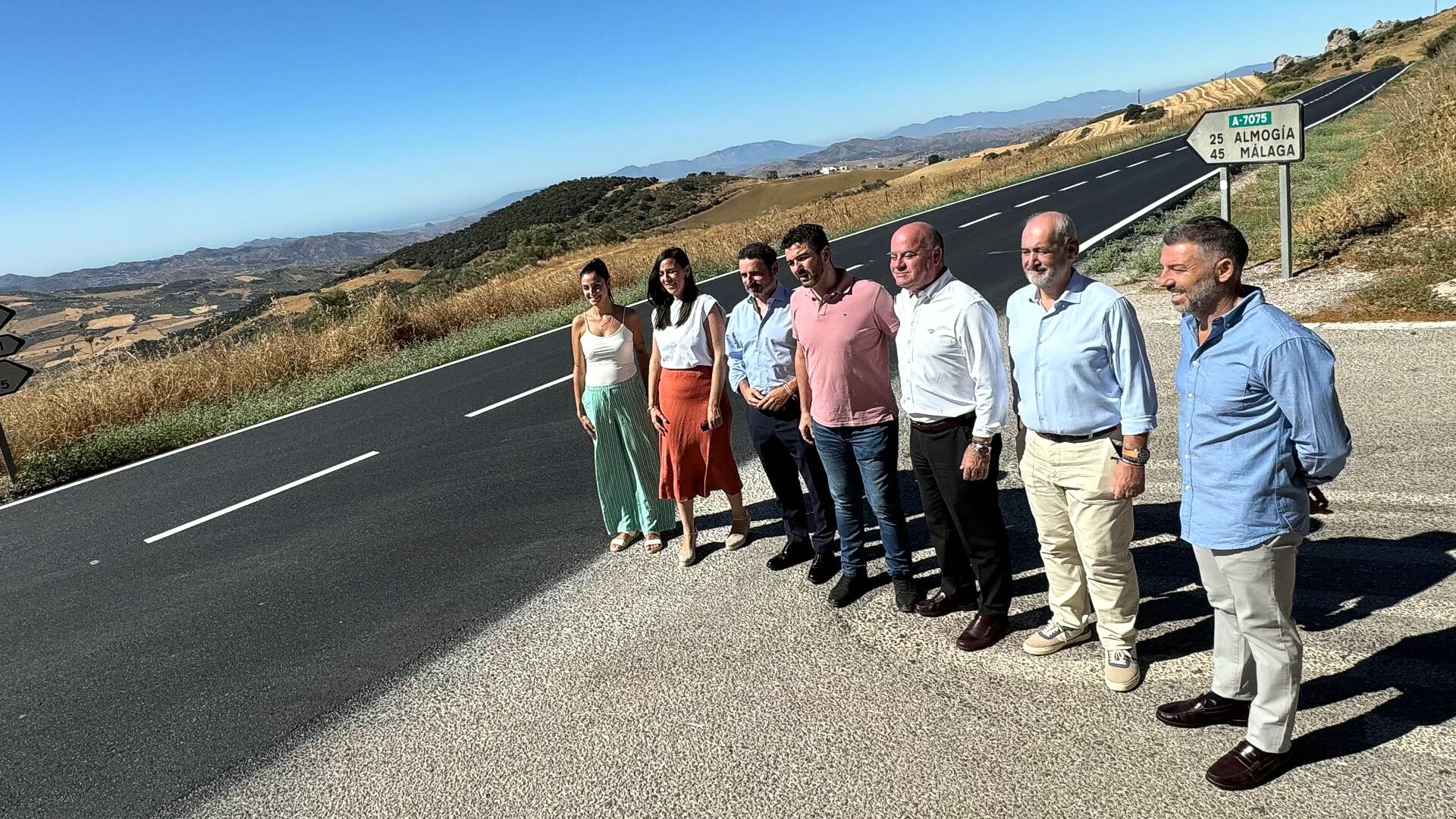 Visita institucional a la A-7075