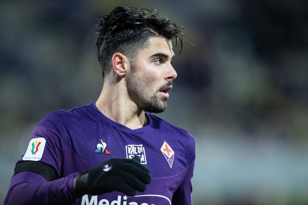 Riccardo Sottil con la camiseta de la Fiorentina.