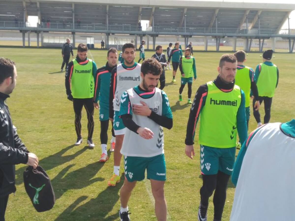 El Alba, a seis puntos de abandonar el descenso