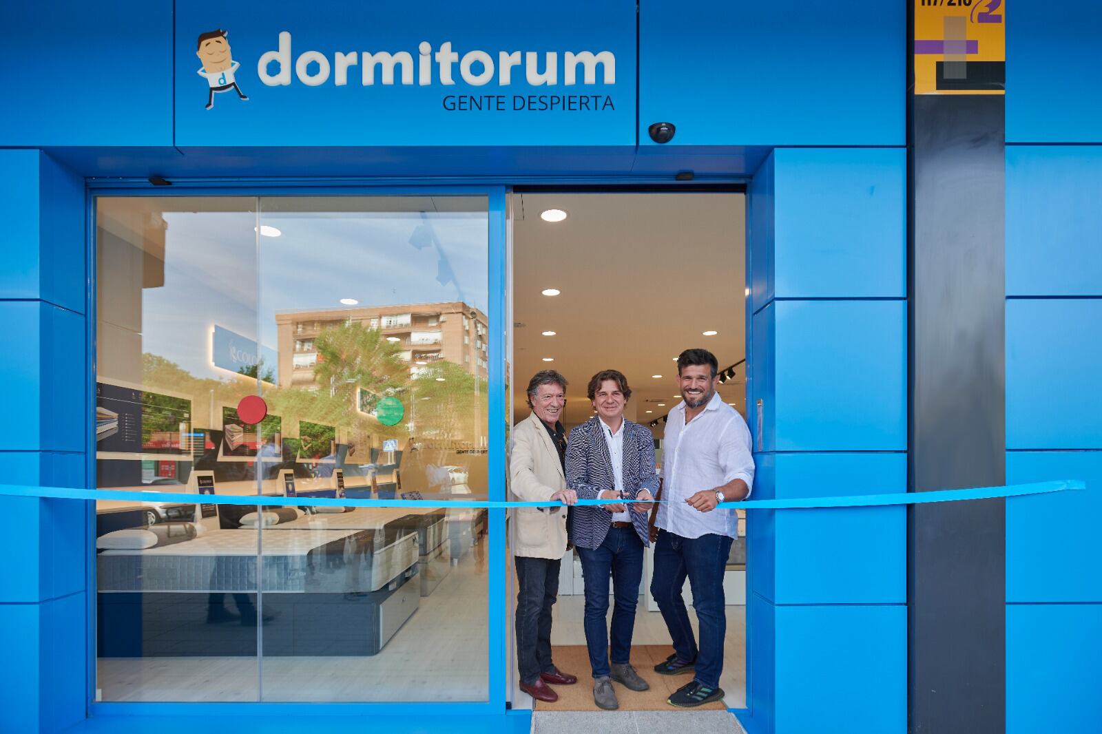Inauguración tiendas dormitorum