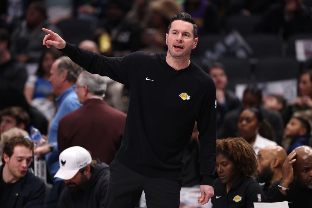 JJ Redick, entrenador de los Lakers, durante un partido de la NBA