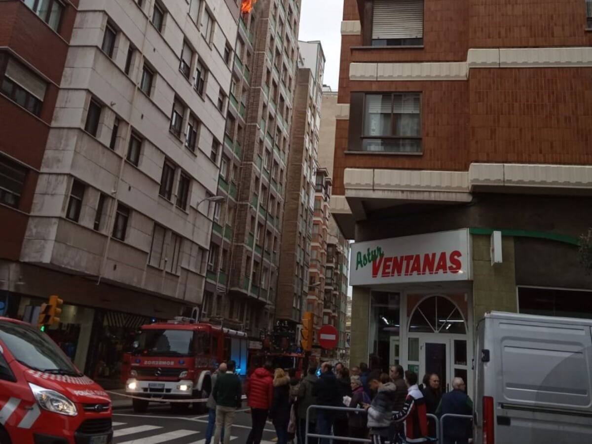 Herido por inhalación de humo y quemaduras en las manos en un incendio