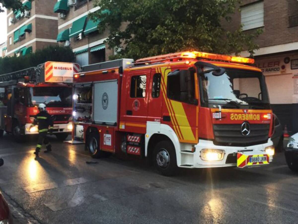 Incendio en un quinto piso en un edificio del Zaidín