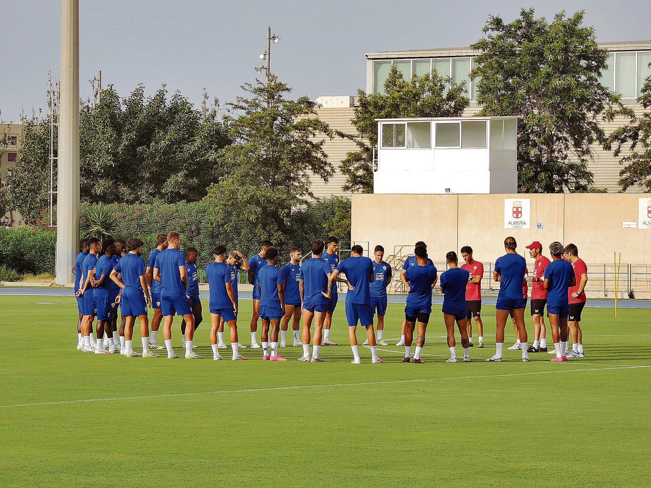 Último entrenamiento del equipo antes de enfrentarse al Rayo Vallecano en el Mediterráneo.