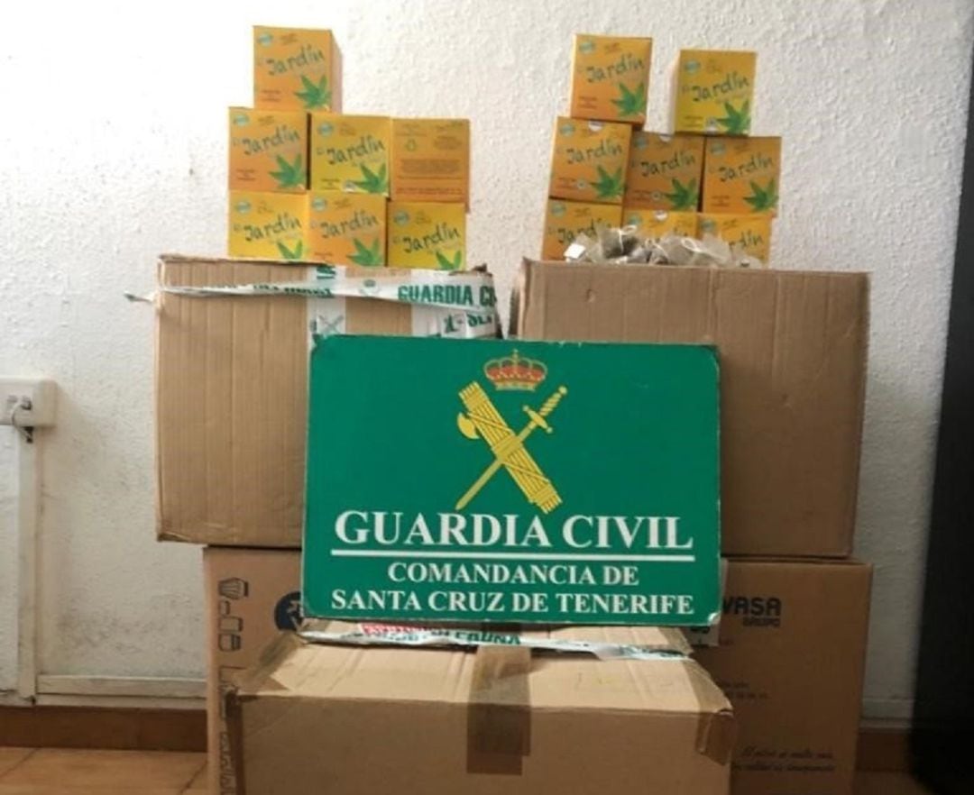 Mercancía decomisada por la Guardia Civil 