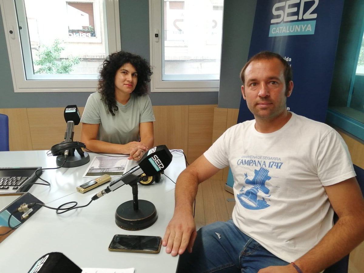 Ramon Torres i Mercè Salsench són els impulsors de la campanya per recuperar la campana emmudida de Granyena de Segarra.