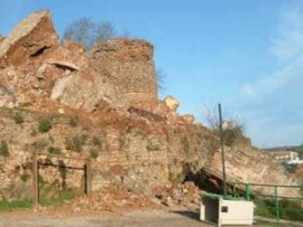 Acuerdo para rehabilitar la torre homenaje del castillo de Constantina