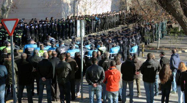 Homenaje al policía asesinado poco después del suceso