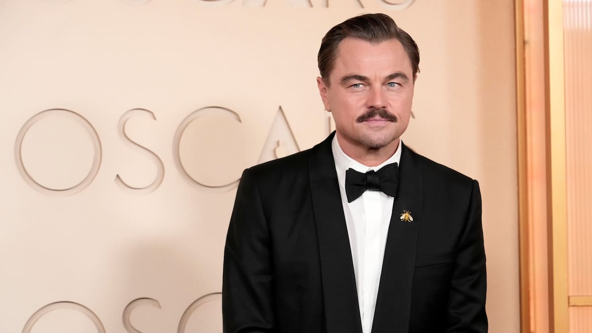 Bromea sobre el historial de parejas jóvenes de DiCaprio y el actor le envía un regalo: "Muy divertido"