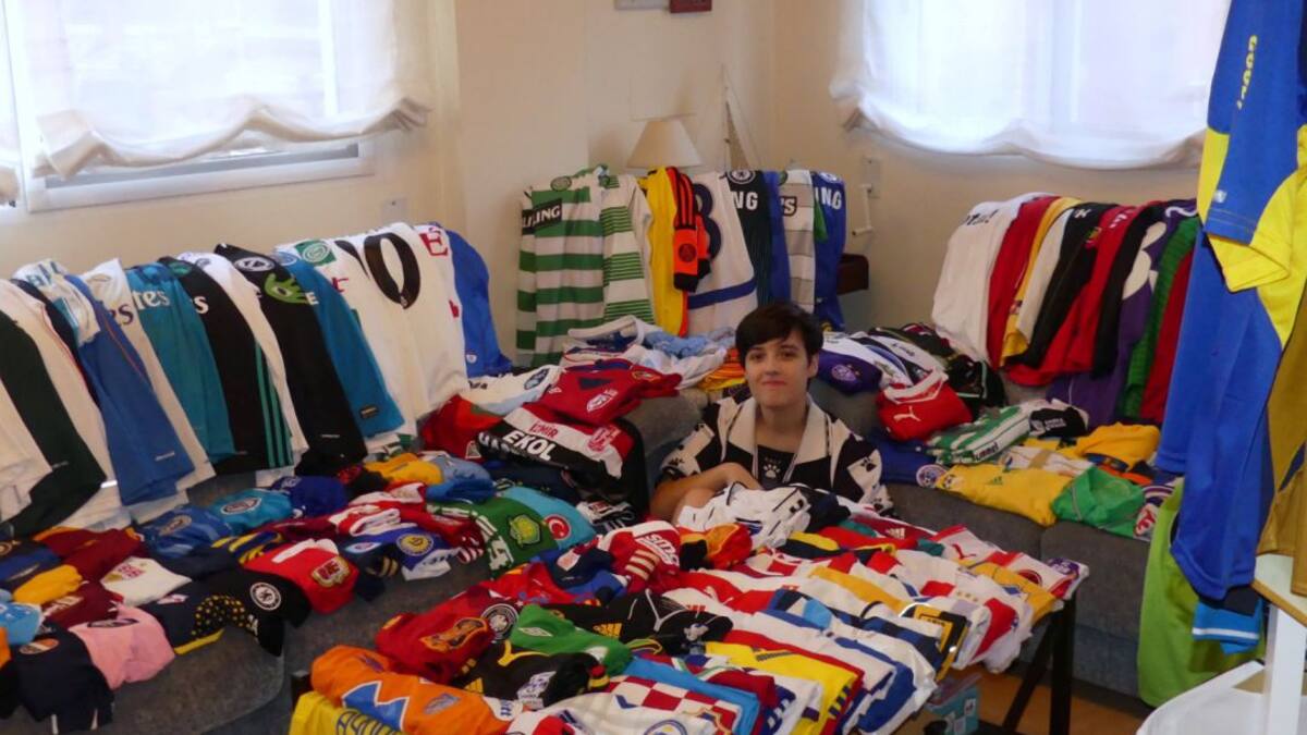 Las camisetas de Ana Cantero: ligas de 45 países y 32 selecciones