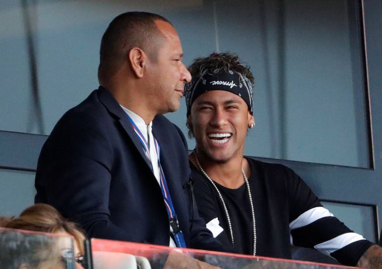Neymar, junto a su padre