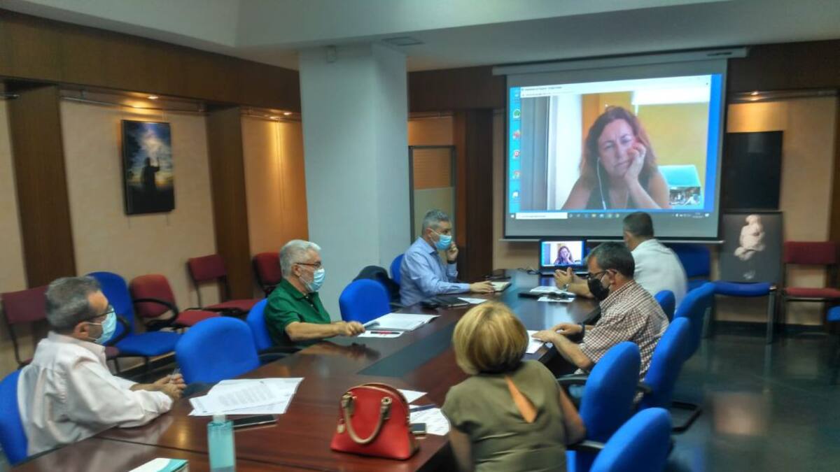 Ayuntamientos y Junta aun dirimen quién asume la desinfección de los colegios