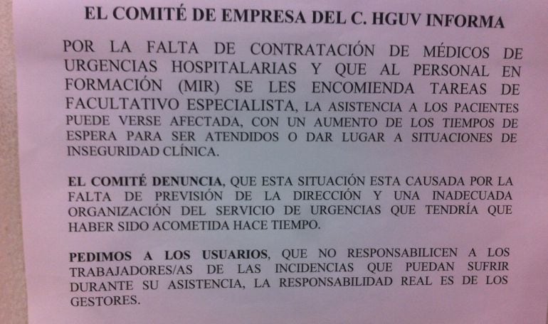 Cartel advirtiendo de los problemas en Urgencias del Hospital General de Valencia