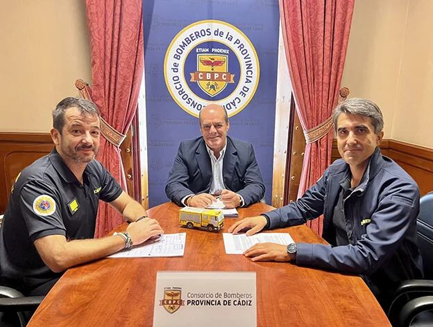 Momento de la firma del acuerdo