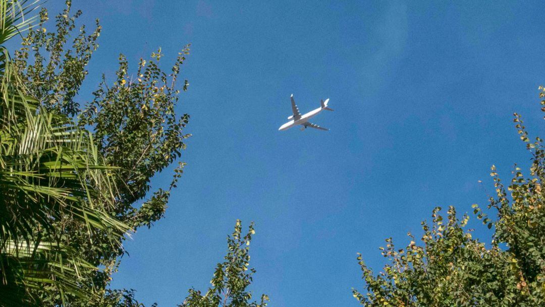 A330 sobrevolando el parque de Gasset, en Ciudad Real