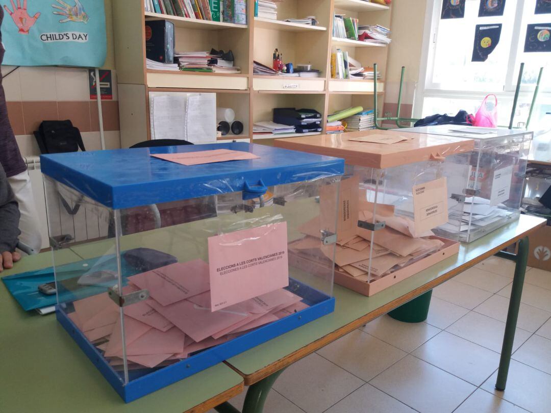 Urnas de un colegio electoral de la Marina Alta.