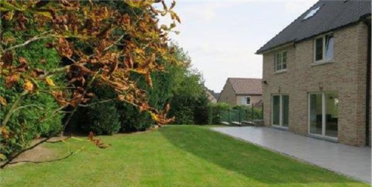 Jardín trasero de la casa de Waterloo.