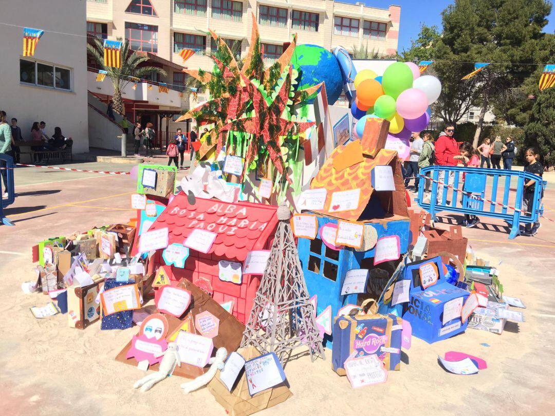 Falla escolar sobre la seguridad vial en Gandia el pasado año.