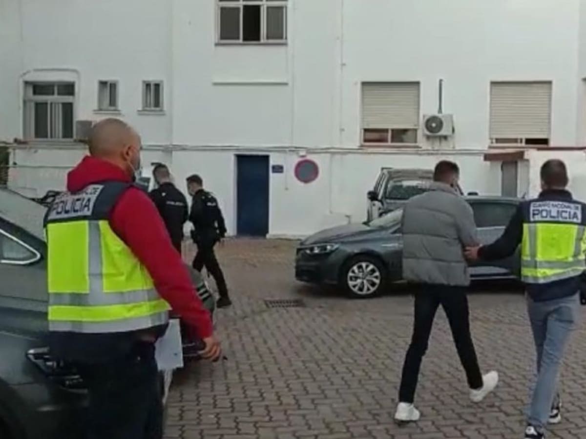 En libertad con cargos el último lugarteniente del clan de "Los Castañas" tras entregarse en La Línea