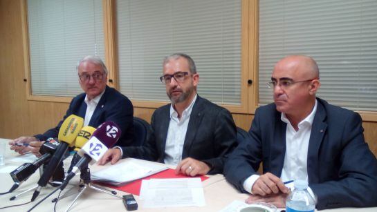 El secretari general del Departament de Treball, Josep Ginesta, i el delegat del Govern a Tarragona, Òscar Peris.