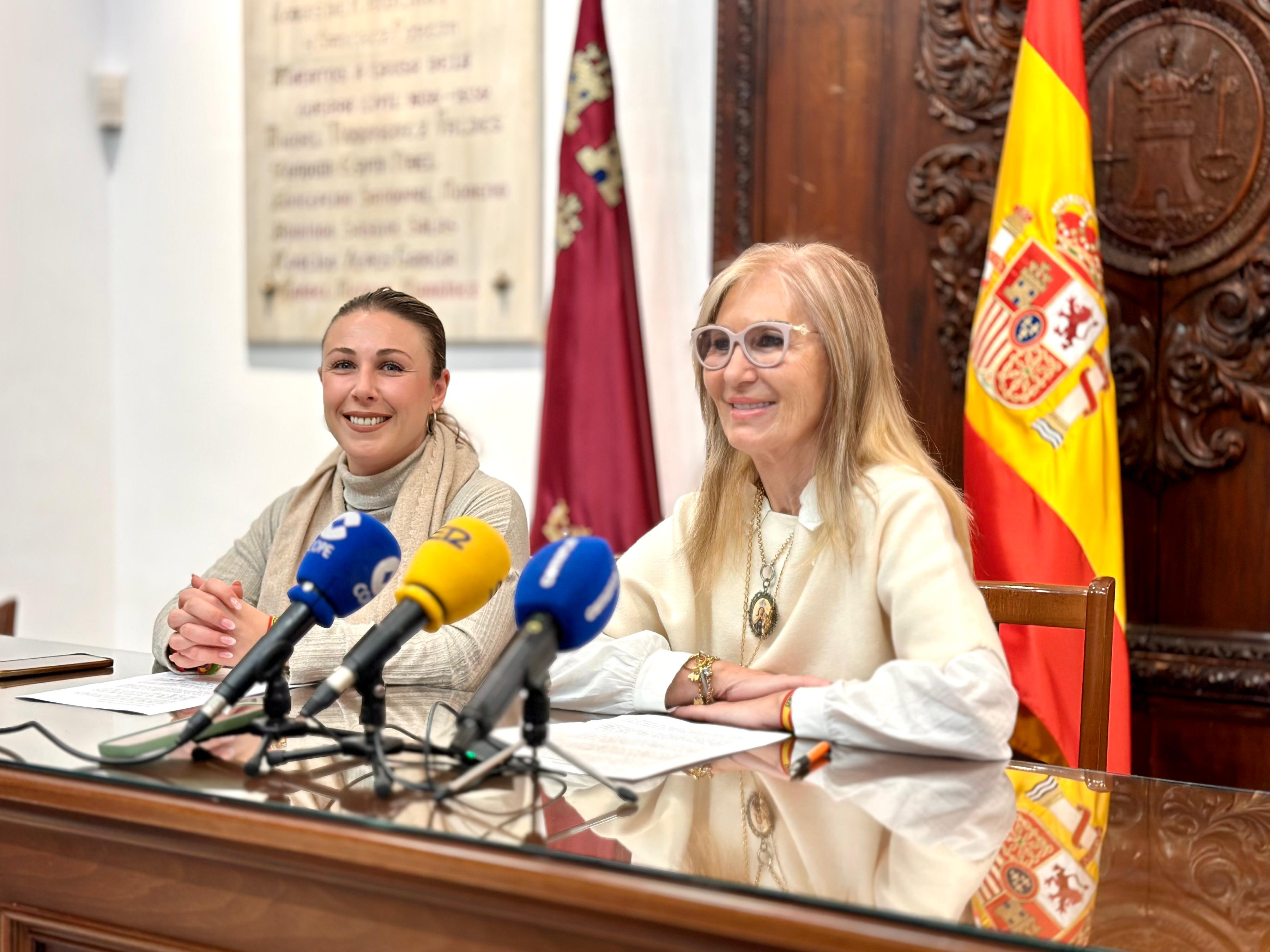 Mariate Ortega, edil de Participación Ciudadana y Carmen Menduiña, edil de Vertebración del Territorio