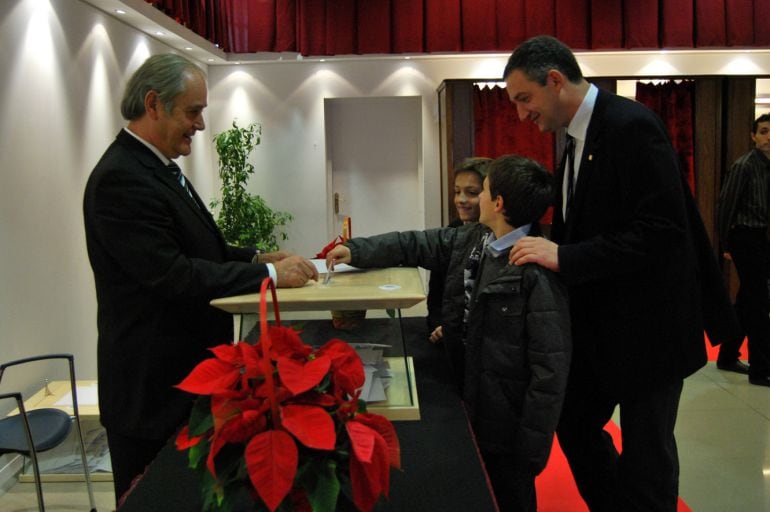 El candidat de Moviment Massanenc votant a les eleccions comunals del 2011