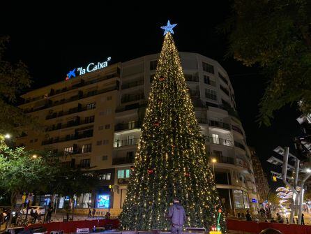 Imagen del árbol de Navidad de Vara de Rey