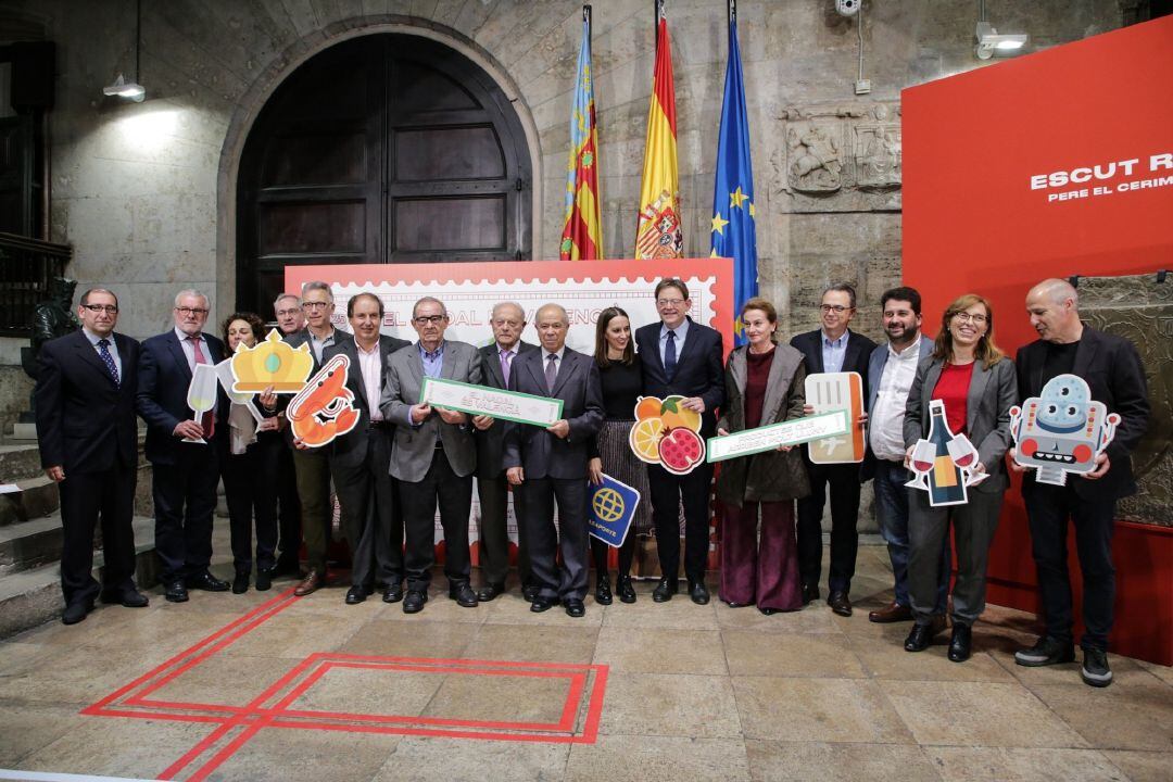 Los productos valencianos viajan a aeropuertos y estaciones de AVE en la campaña El Nadal es valencià